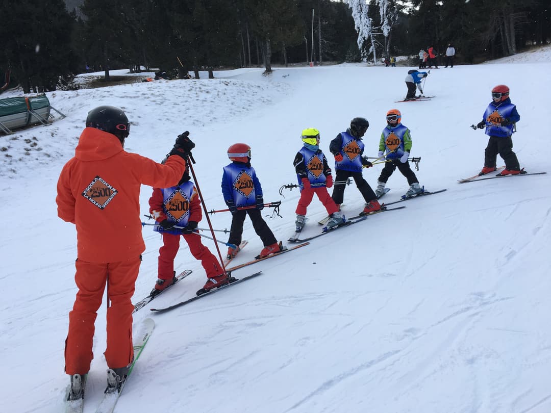 Curs d'esquà Grupal infantil + Lloguer de material